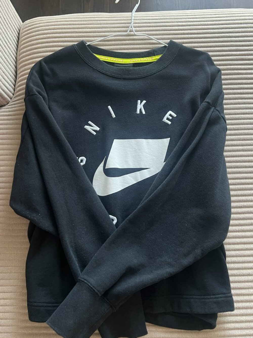 Nike Black Crewneck Sweatshirt – Size S